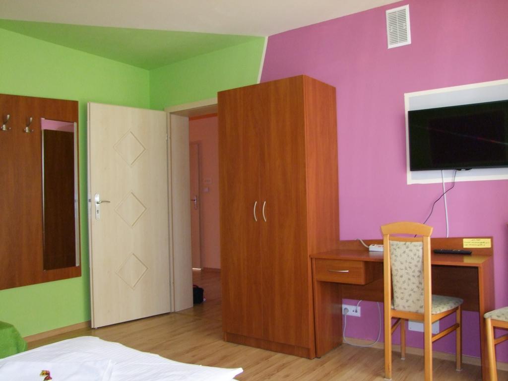 Warnenczyka 85A Bezplatny Parking, Faktura, Prywatna Lazienka, Klimatyzacja Rzeszów Zimmer foto
